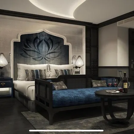 Madeline Cruises Hotel