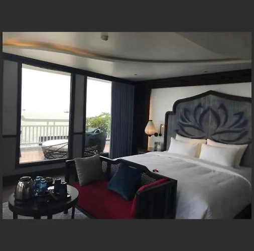 Madeline Cruises 5*