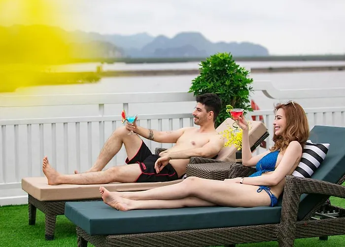 Madeline Cruises Hạ Long