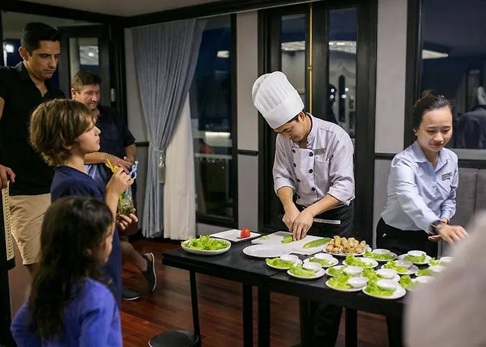 Madeline Cruises 5* Hạ Long